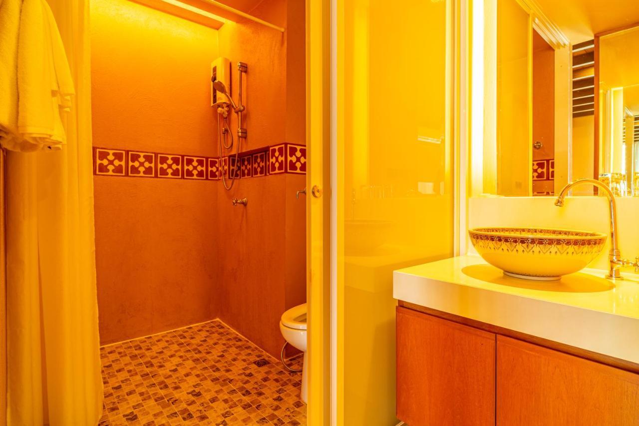 Amber Boutique Silom Hotel Bangkok Bagian luar foto