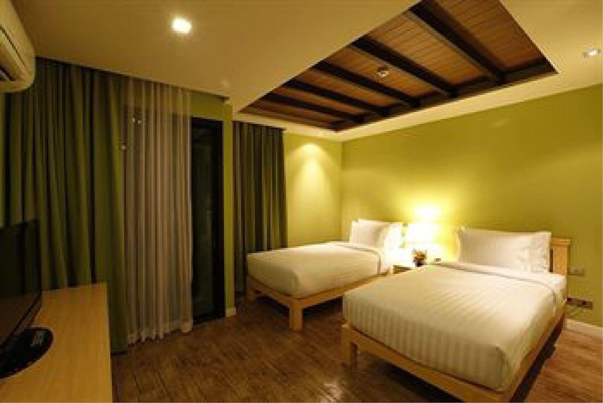 Amber Boutique Silom Hotel Bangkok Bagian luar foto