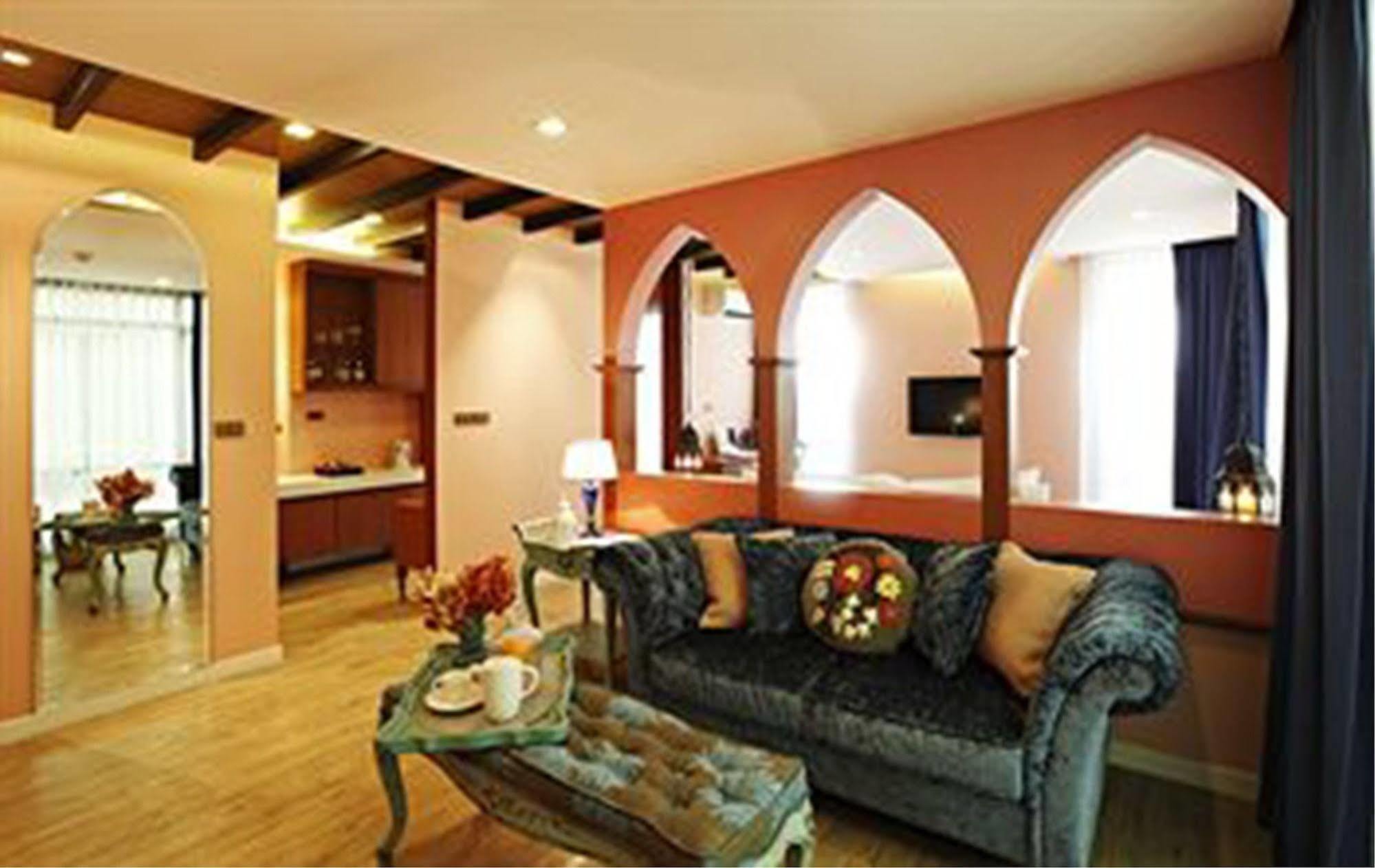 Amber Boutique Silom Hotel Bangkok Bagian luar foto