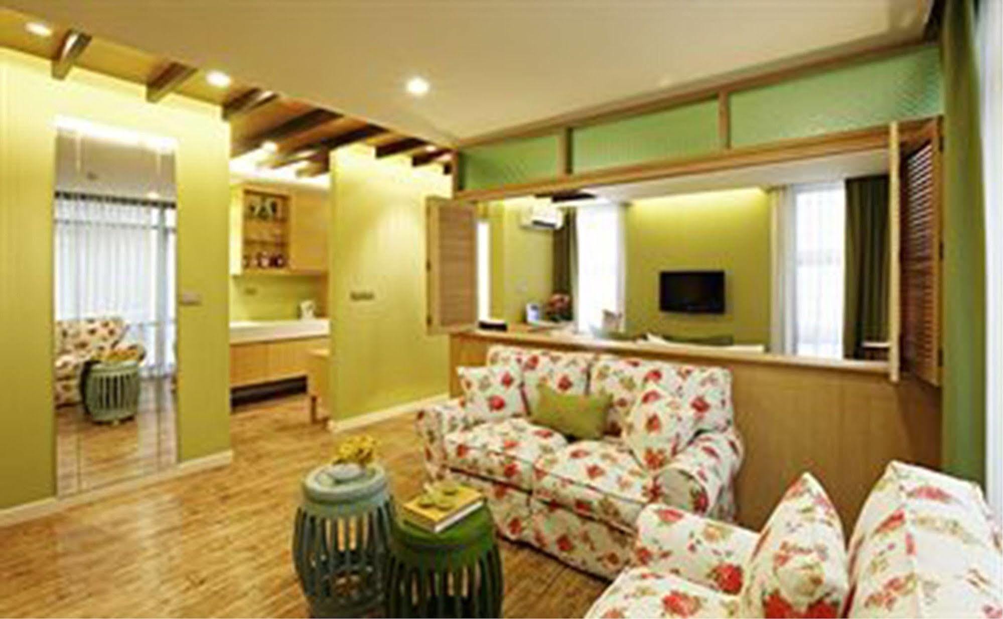 Amber Boutique Silom Hotel Bangkok Bagian luar foto